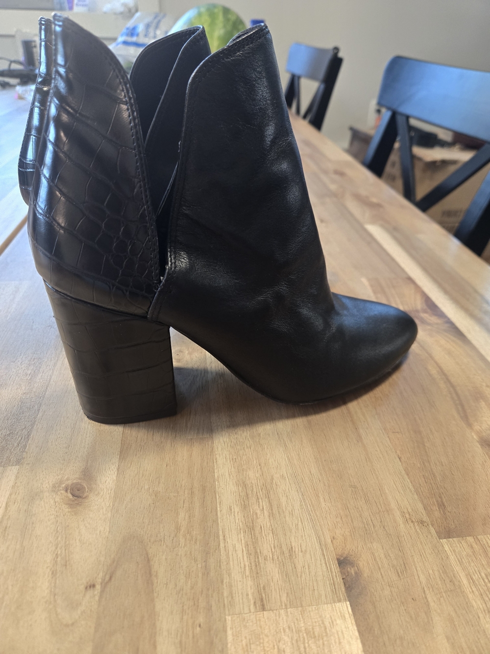 Steve Madden Rookie ankle boots with a croc-embossed heel and V-notch cutout - Picture 3 of 9